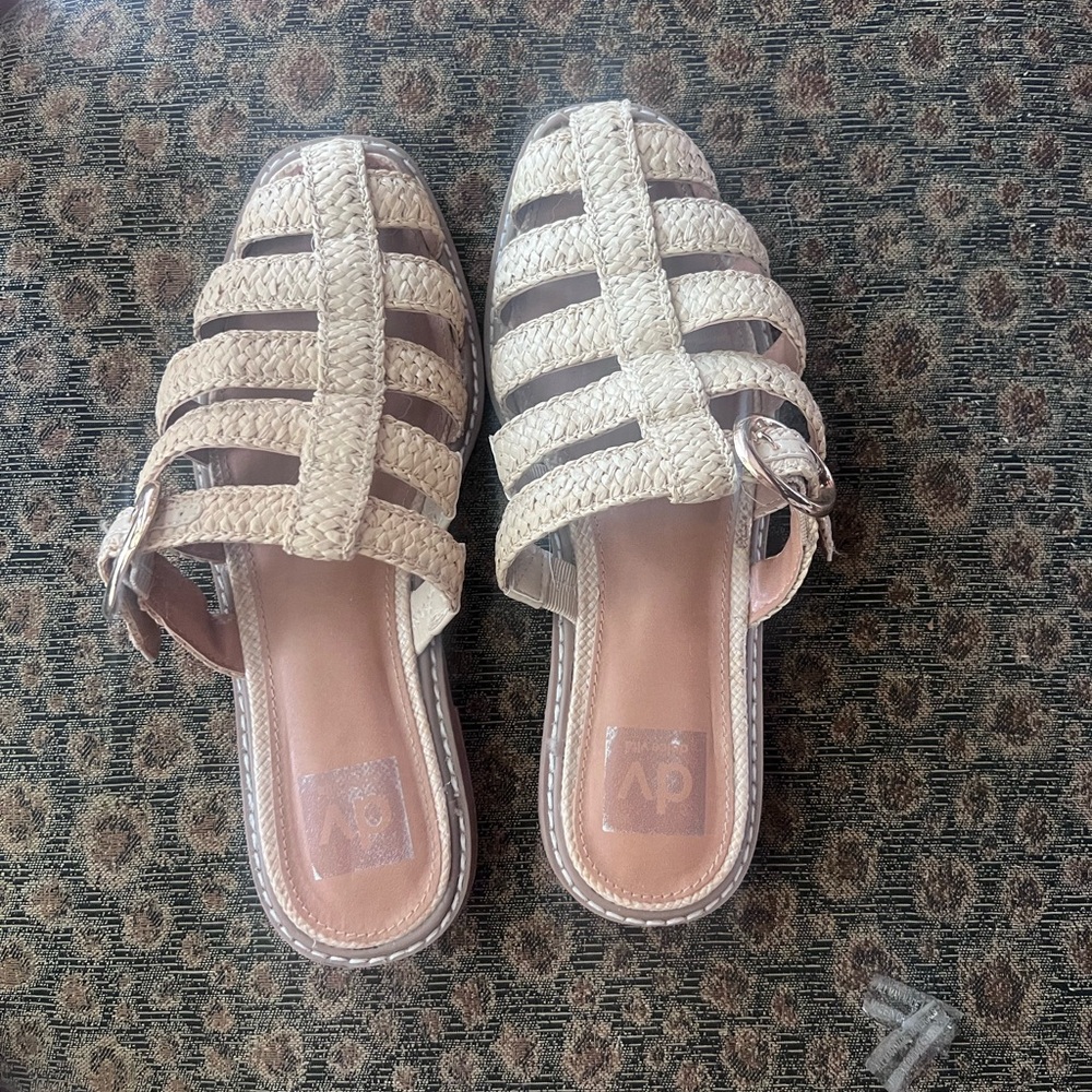 DV by Dolce Vita Fyona Mule Sandal. Size 7. Gently used.